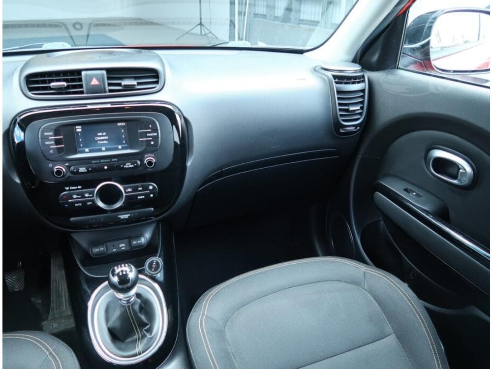 2016 Kia SOUL - 15