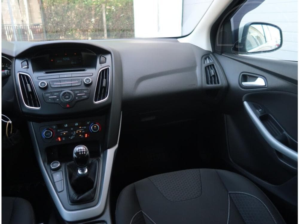 2016 Ford FOCUS - 15