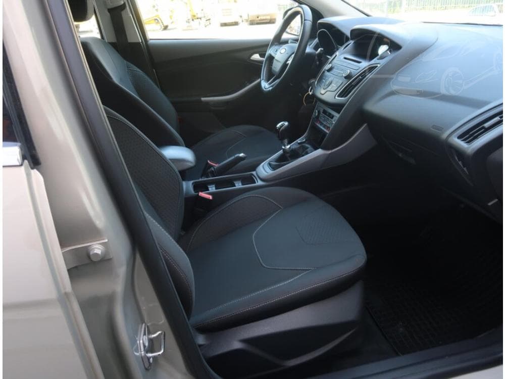 2016 Ford FOCUS - 17