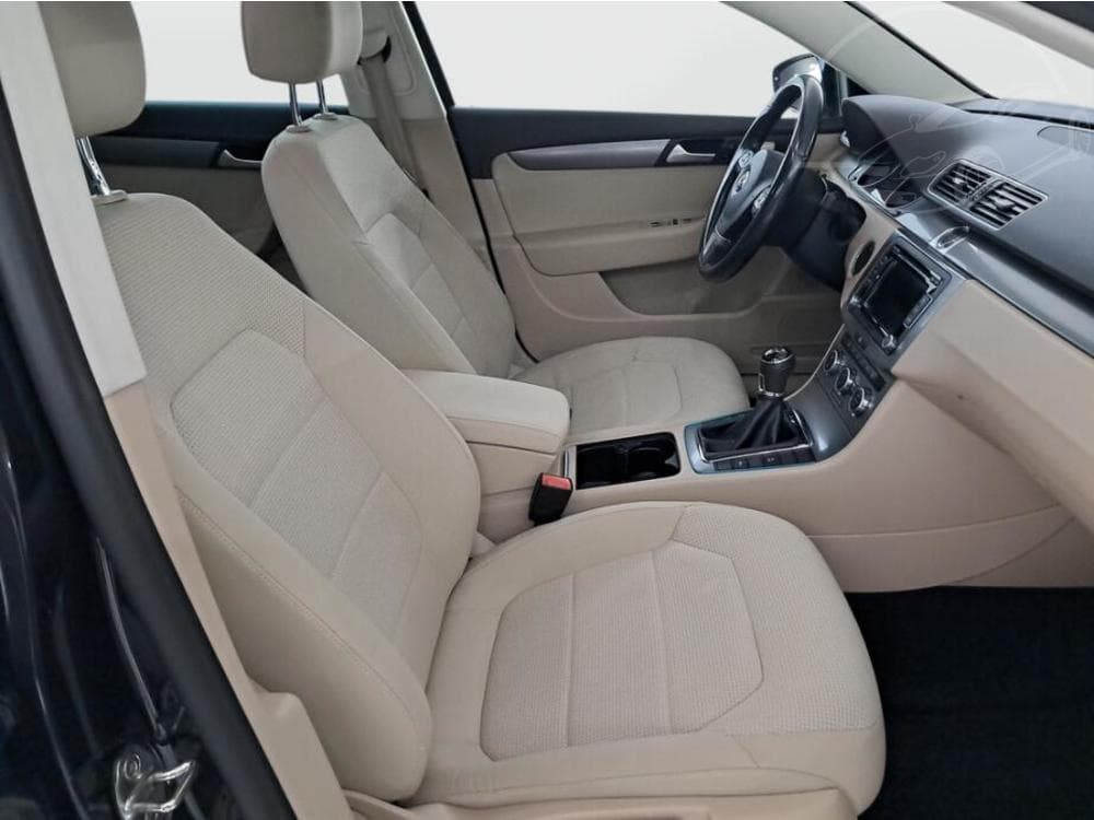 2014 Volkswagen PASSAT - 17