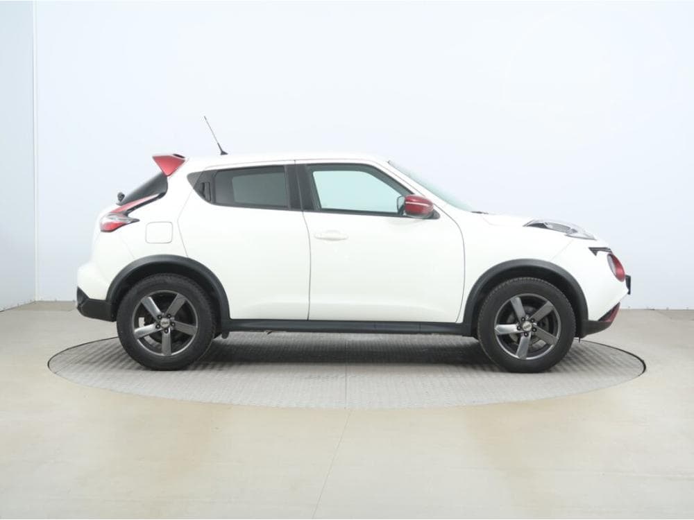 2015 Nissan JUKE - 11