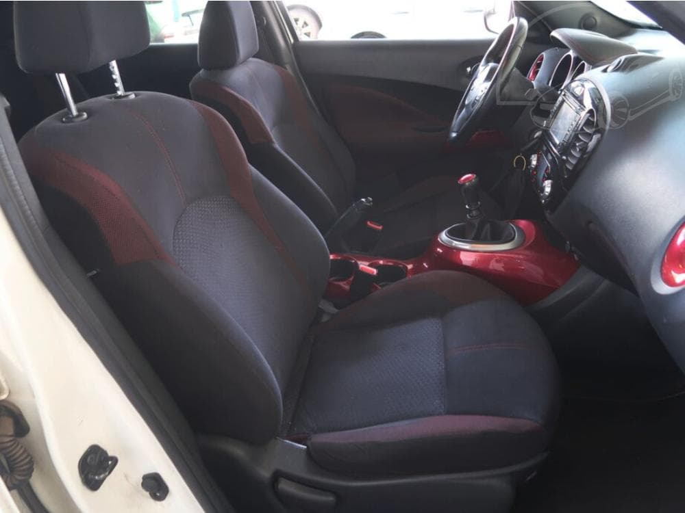 2015 Nissan JUKE - 17