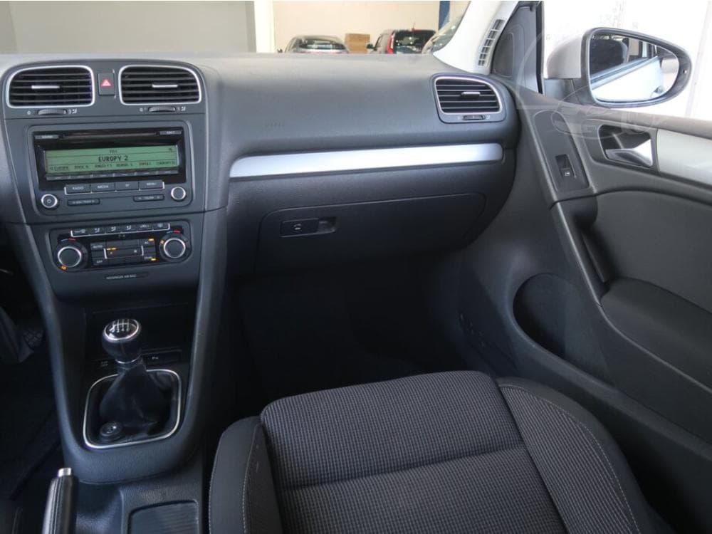 2009 Volkswagen GOLF - 8