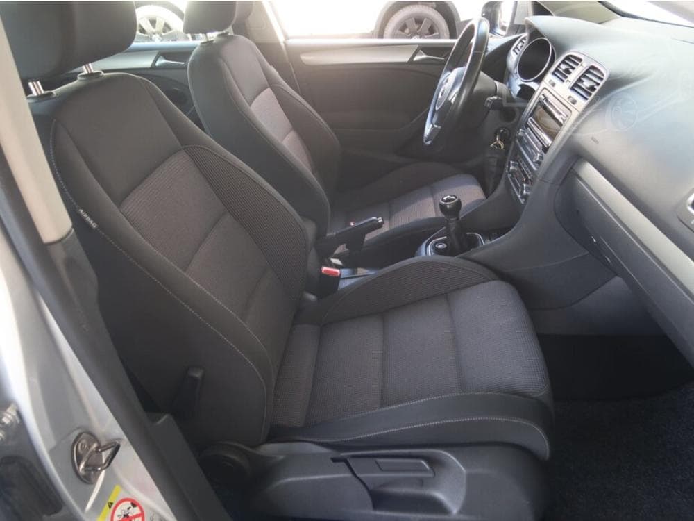 2009 Volkswagen GOLF - 9