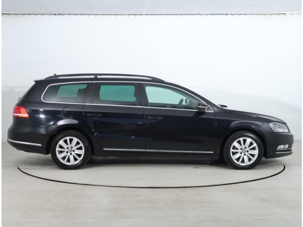 2013 Volkswagen PASSAT - 11