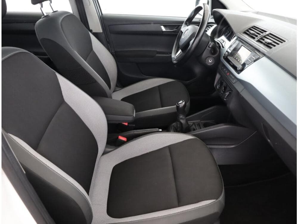 2016 Škoda FABIA - 7