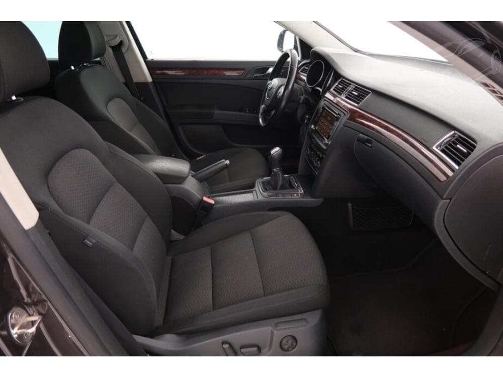 2010 Škoda SUPERB - 17