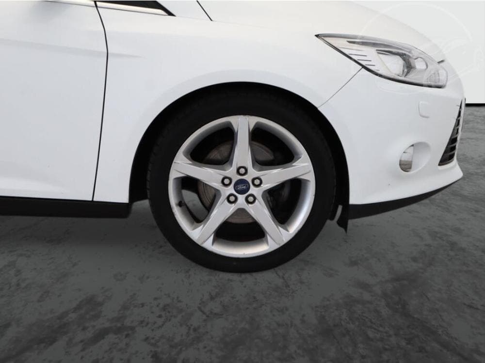 2011 Ford FOCUS - 23