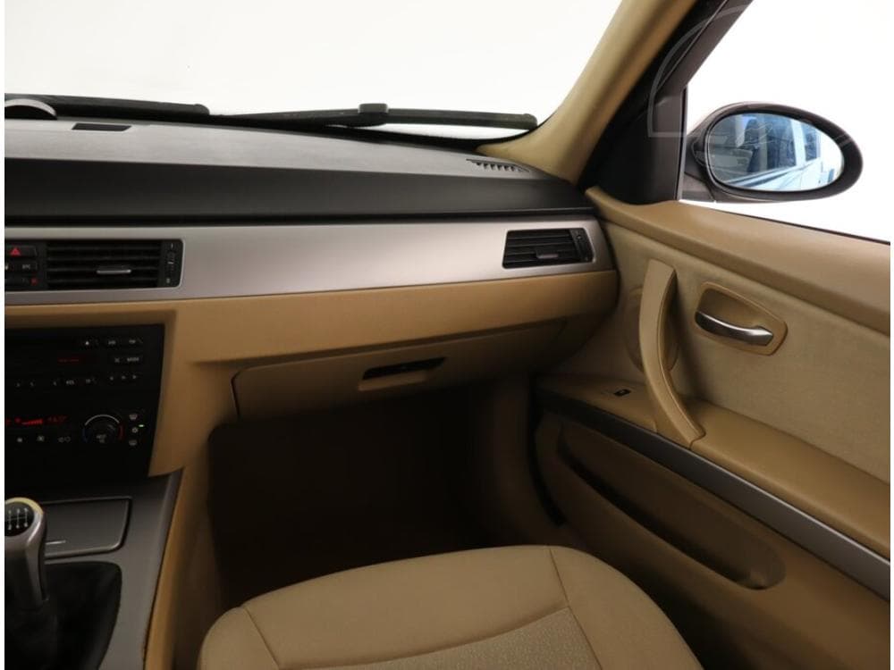 2005 BMW 3-SERIES - 8