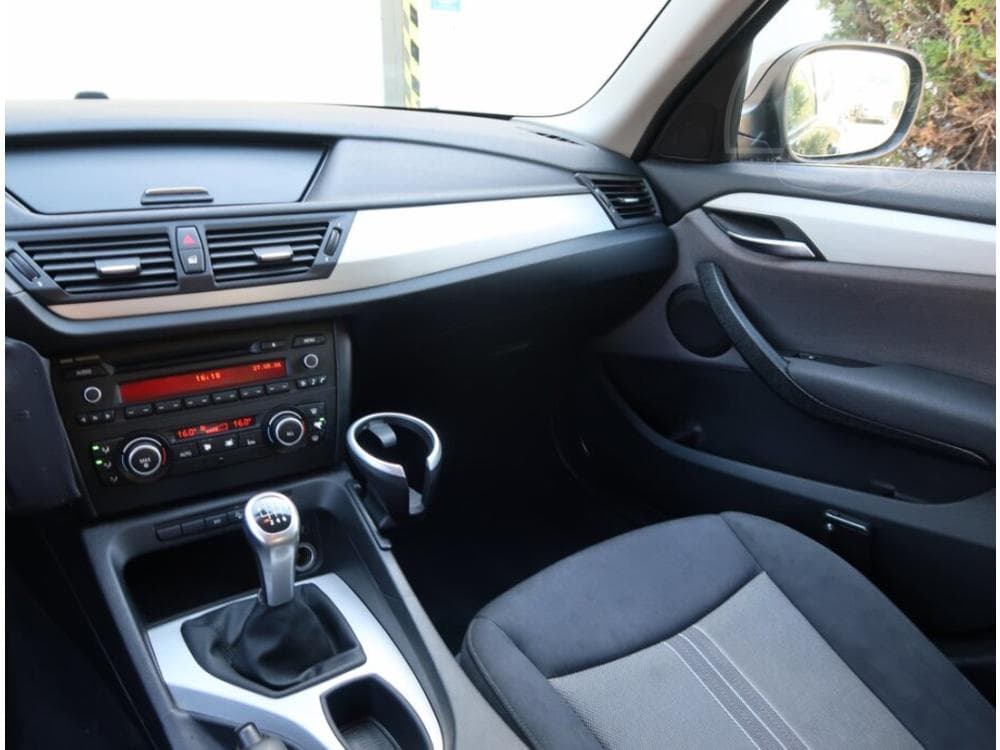 2010 BMW X1 - 8