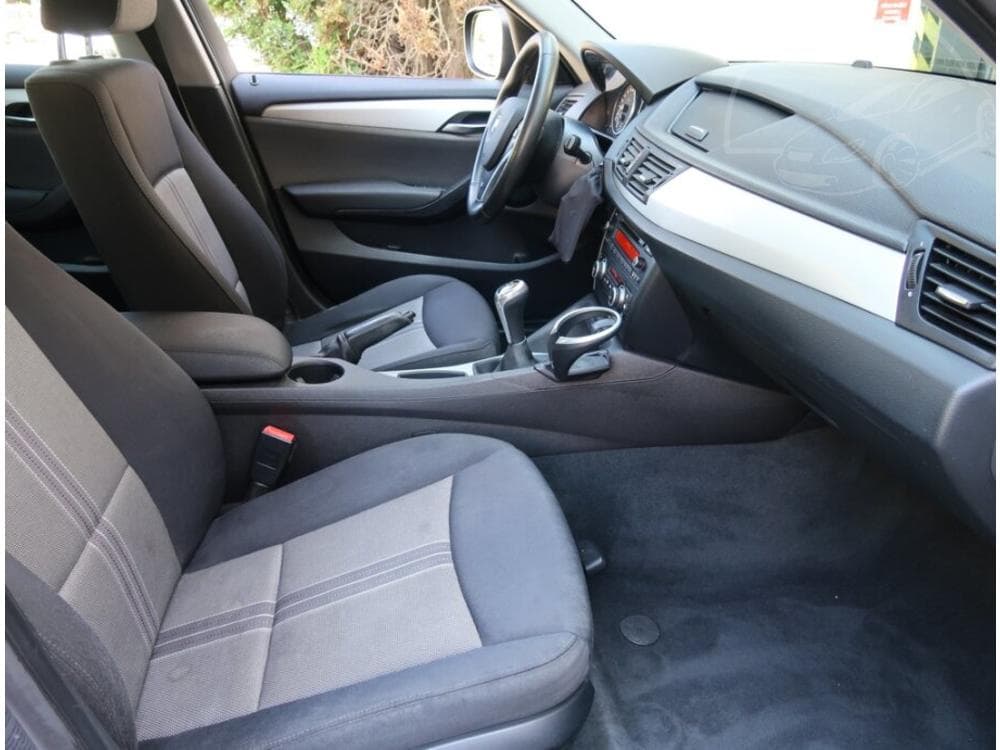 2010 BMW X1 - 9