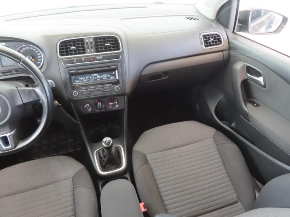 2013 Volkswagen POLO - 8