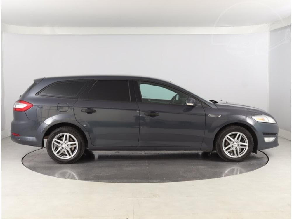 2012 Ford MONDEO - 11
