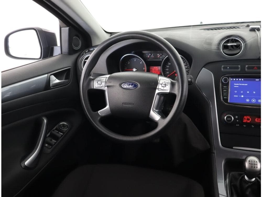2012 Ford MONDEO - 13