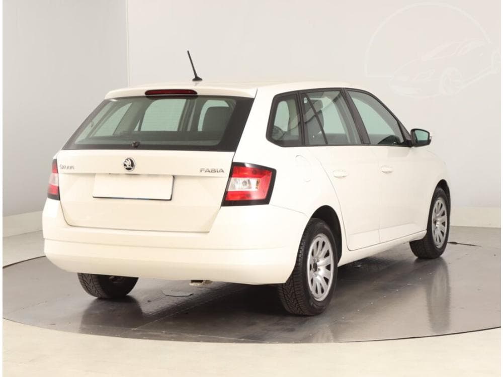 2015 Škoda FABIA - 9