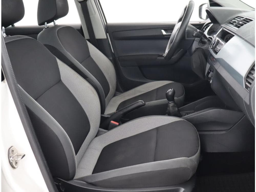 2015 Škoda FABIA - 17