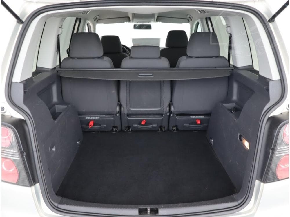 2010 Volkswagen TOURAN - 37