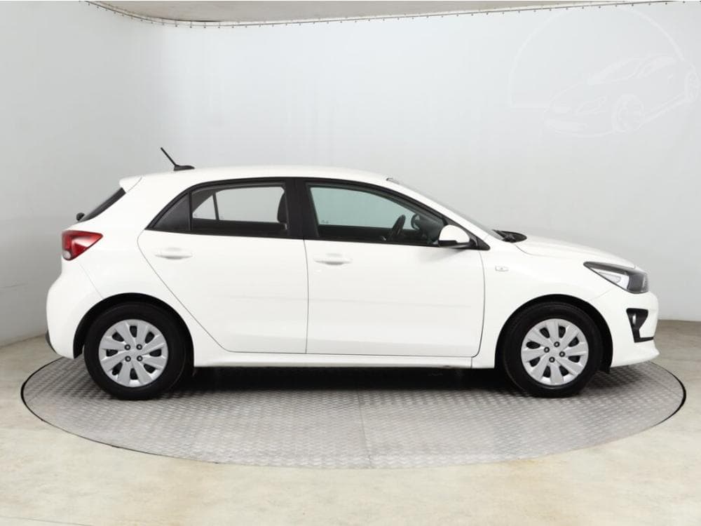 2022 Kia RIO - 11