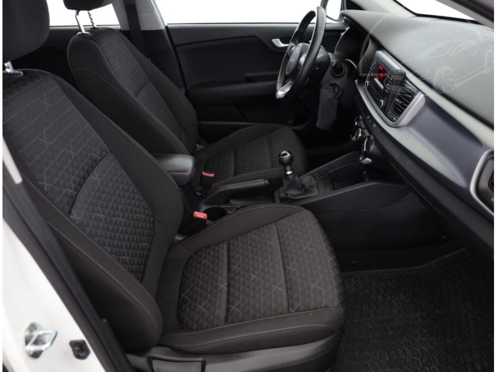 2022 Kia RIO - 13