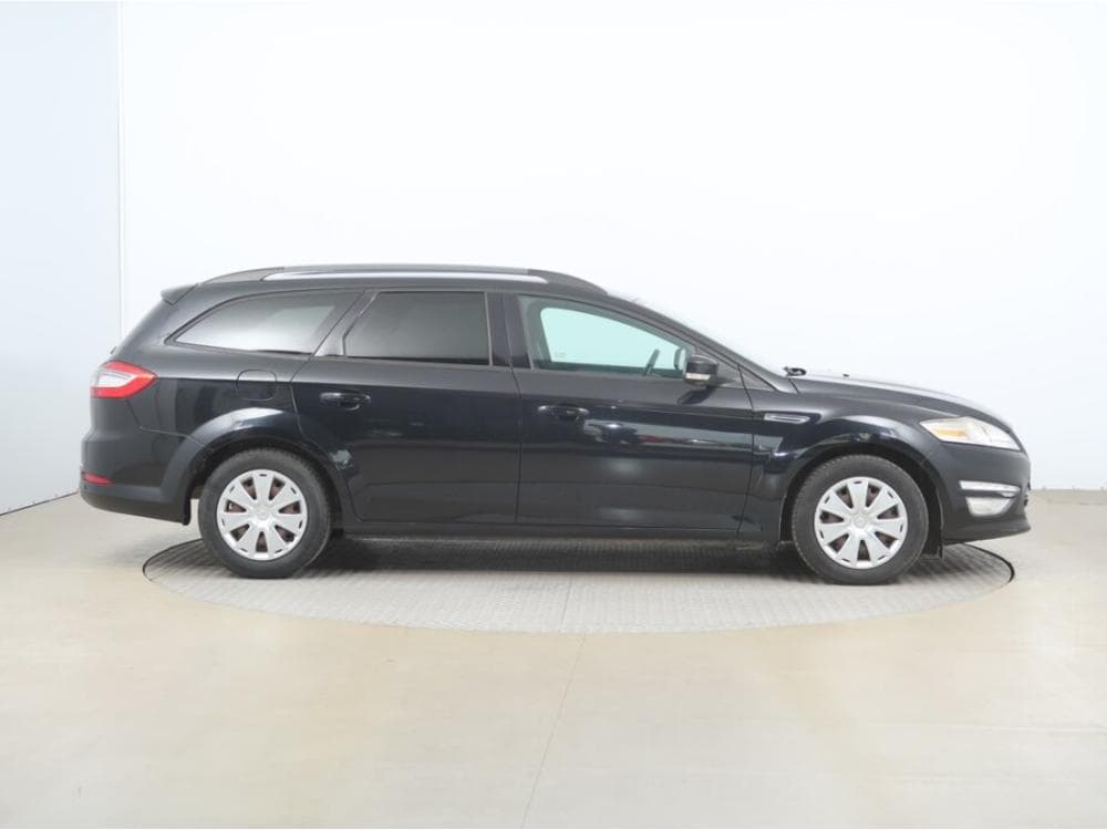 2011 Ford MONDEO - 11