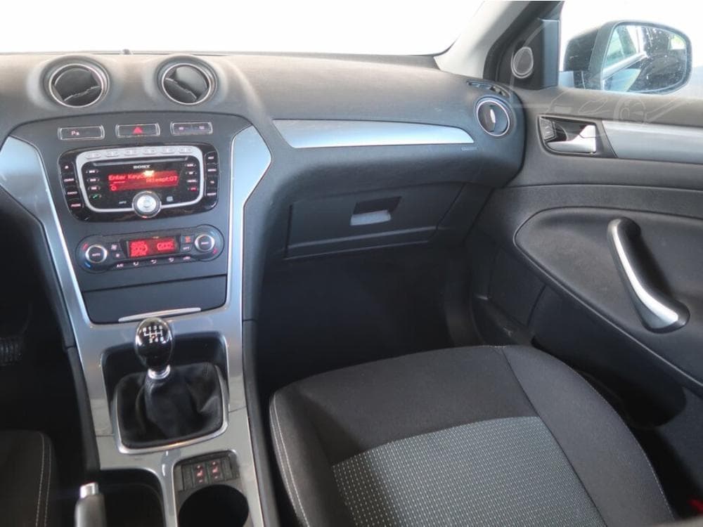 2011 Ford MONDEO - 15