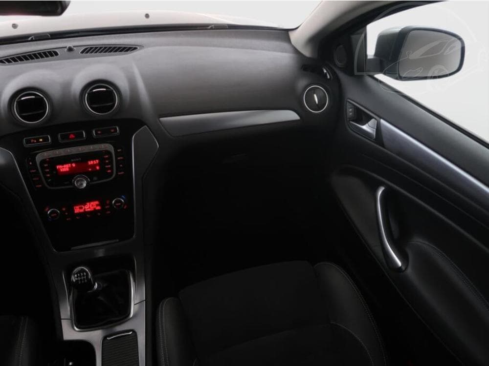 2014 Ford MONDEO - 15