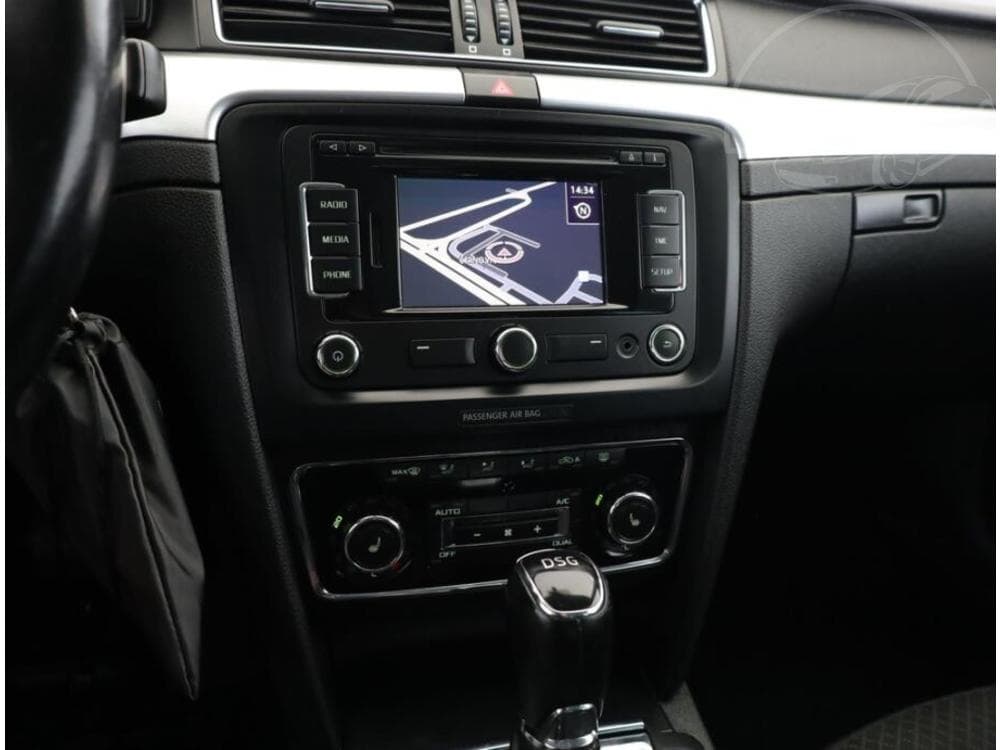 2014 Škoda SUPERB - 19