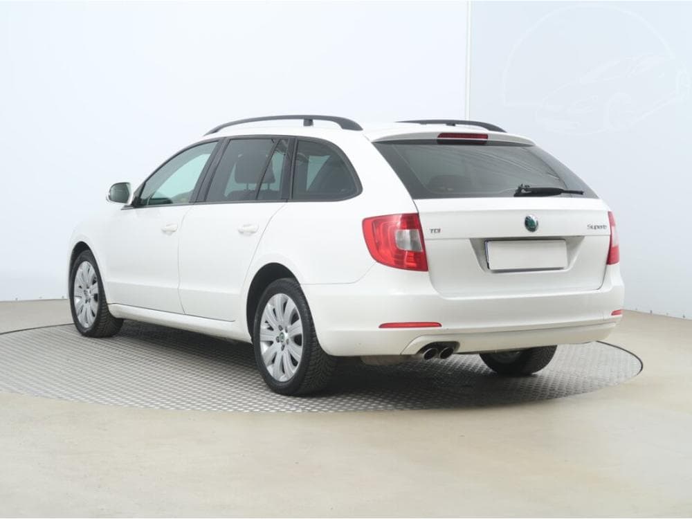 2011 Škoda SUPERB - 4