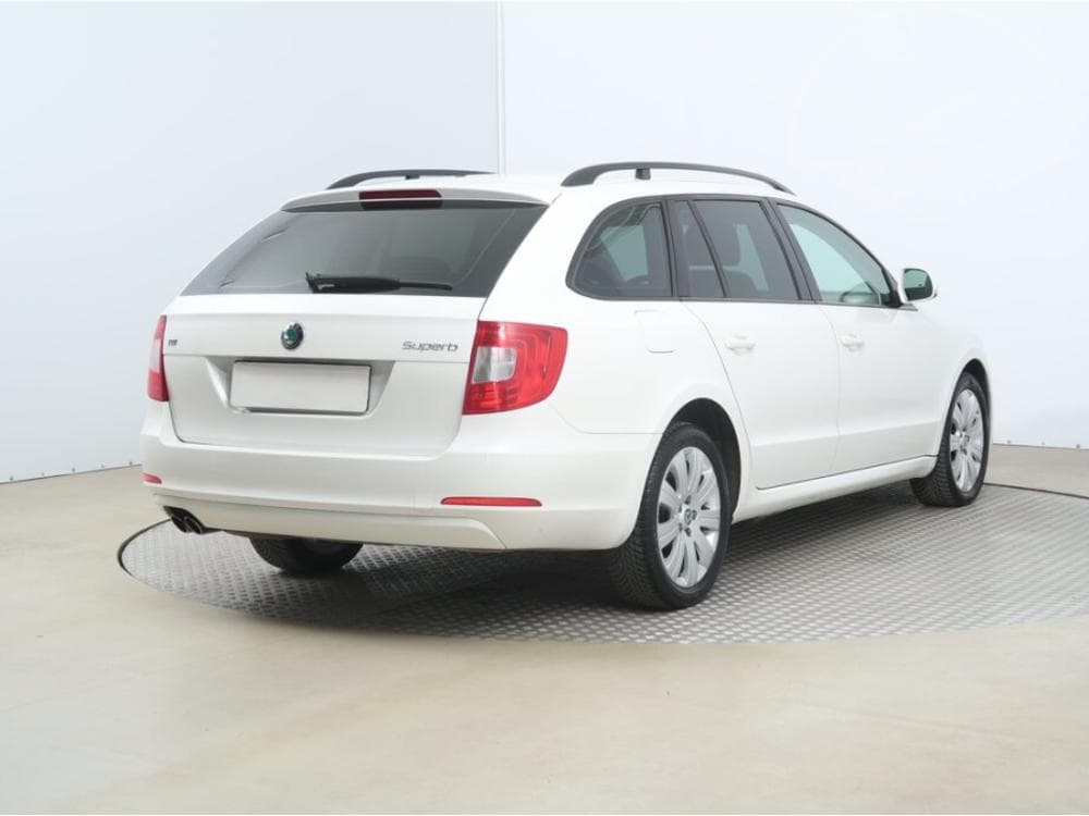2011 Škoda SUPERB - 5
