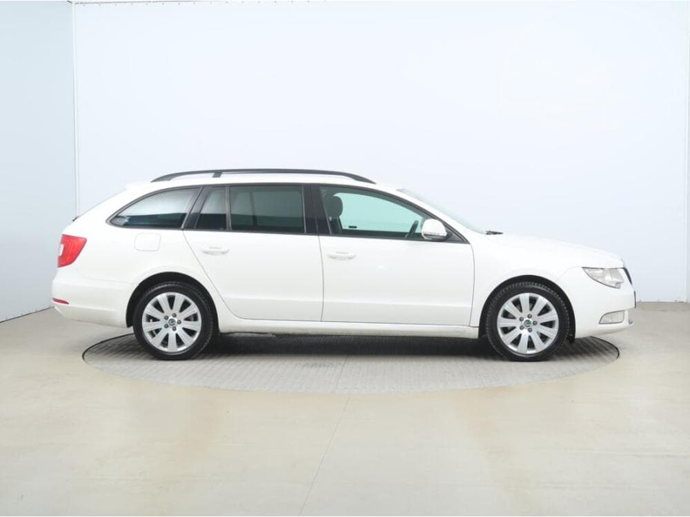 2011 Škoda SUPERB - 6