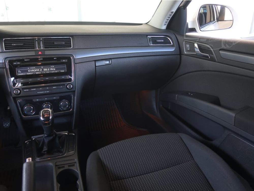 2011 Škoda SUPERB - 8