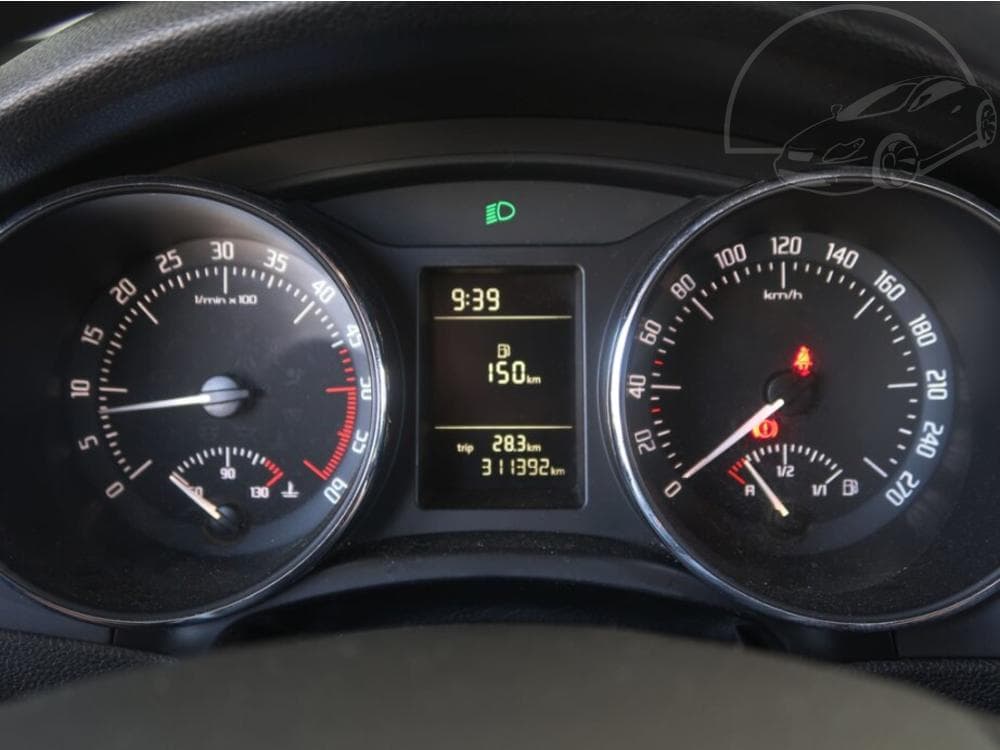 2011 Škoda SUPERB - 11