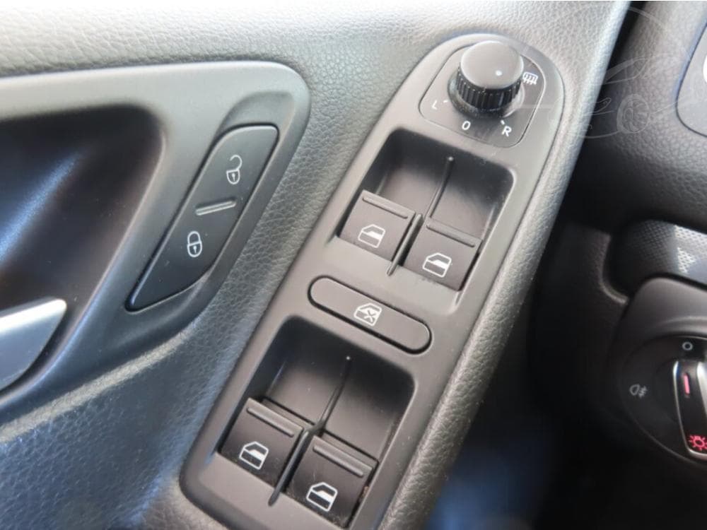 2012 Volkswagen GOLF - 13
