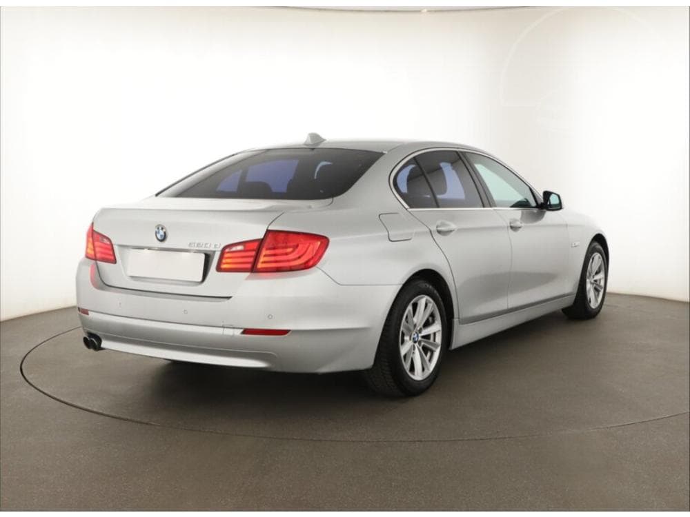 2012 BMW 5-SERIES - 9