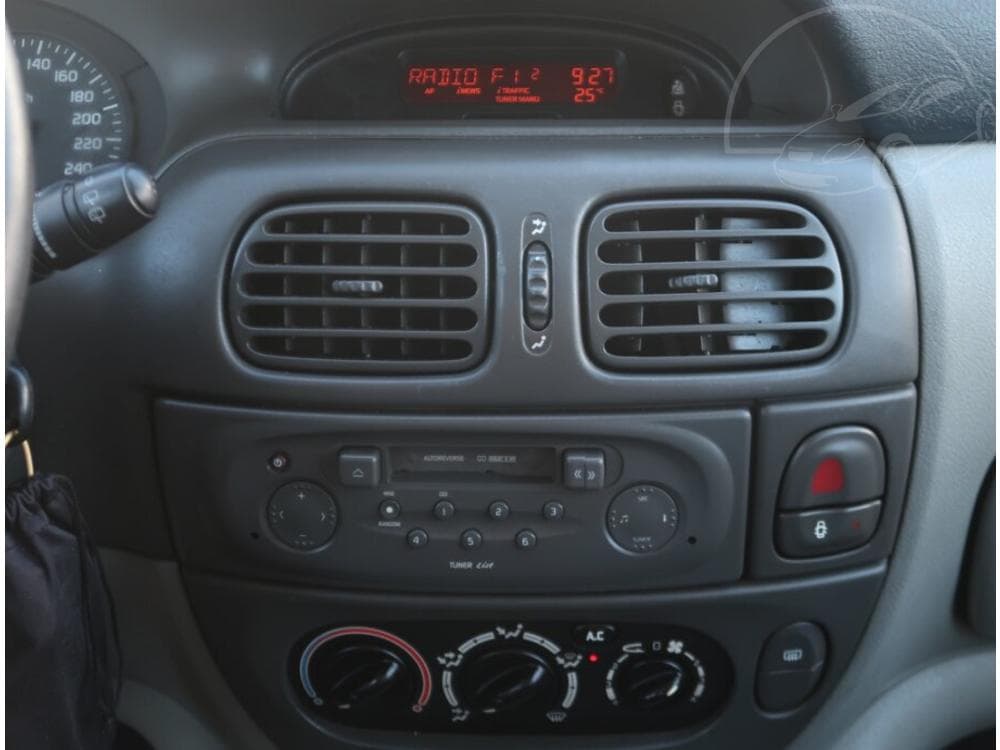 2000 Renault SCENIC - 12