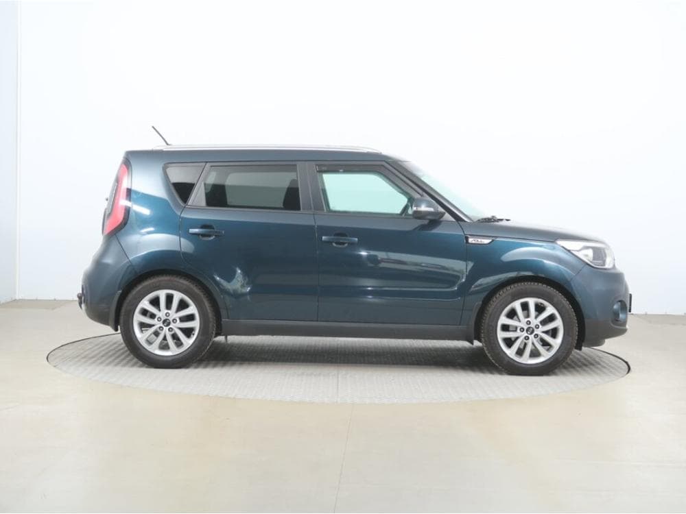 2017 Kia SOUL - 11