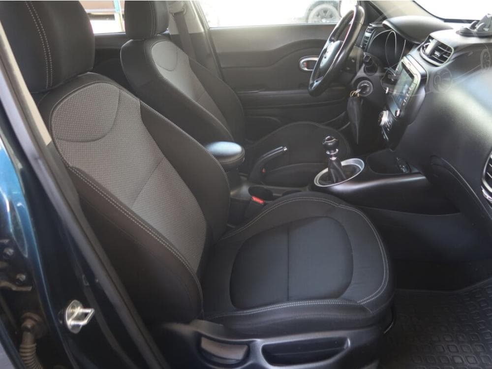 2017 Kia SOUL - 17