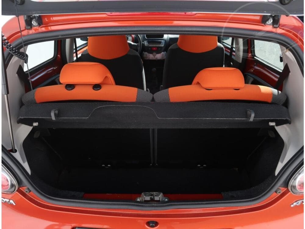2012 Toyota AYGO - 25