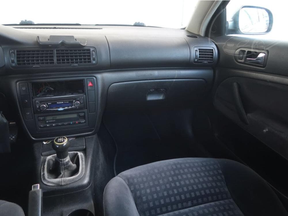 2002 Volkswagen PASSAT - 15