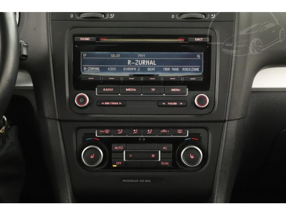 2011 Volkswagen GOLF - 17