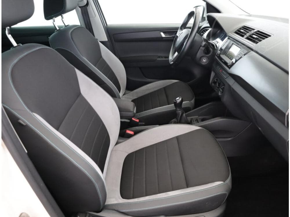 2017 Škoda FABIA - 13