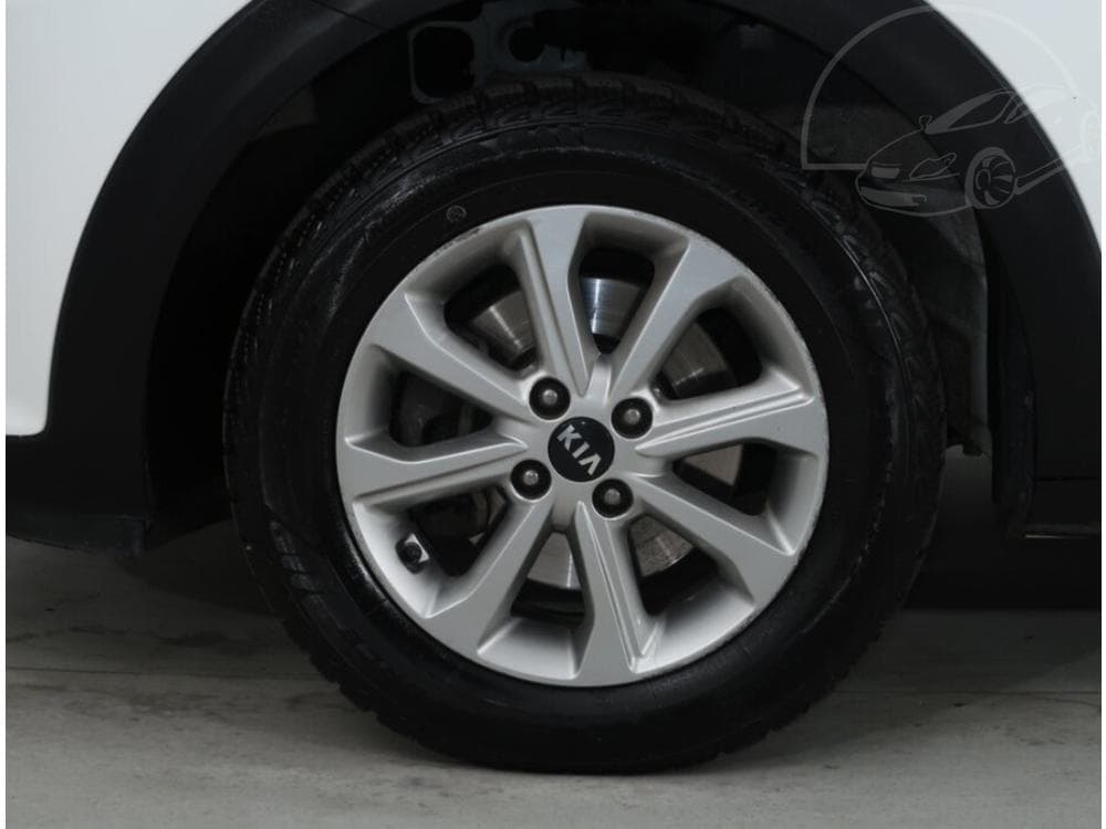 2018 Kia STONIC - 27