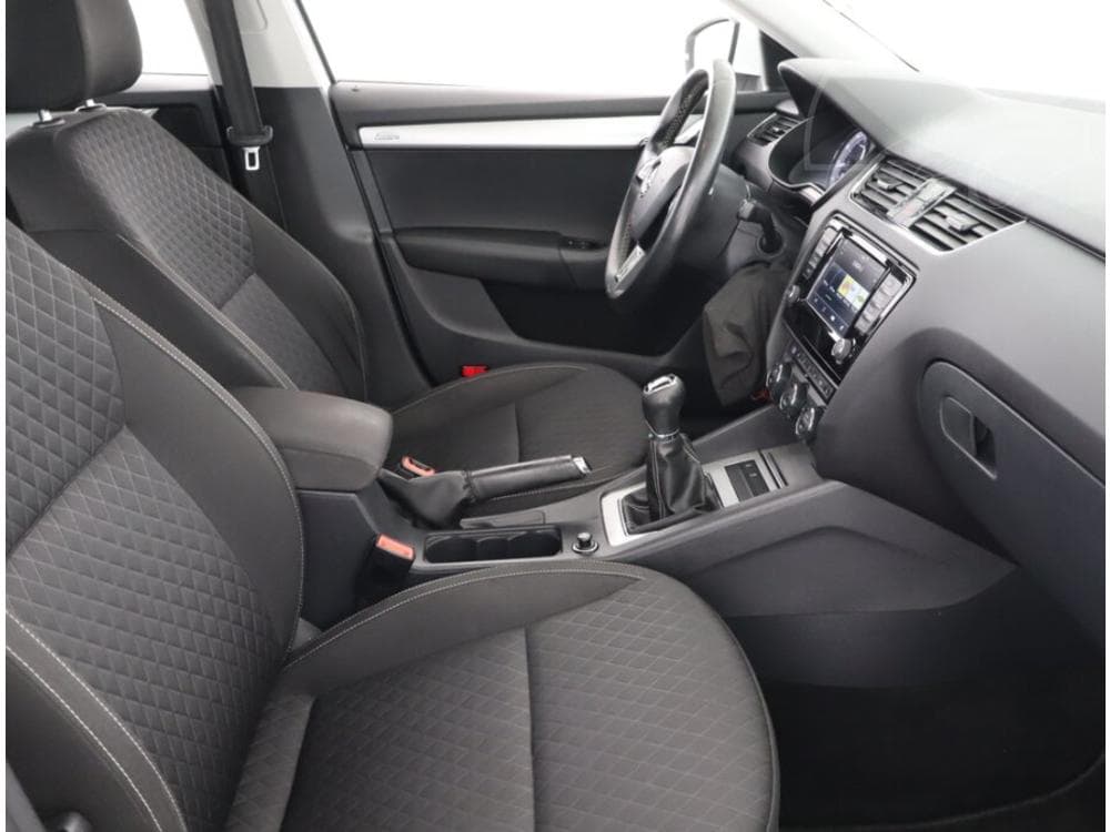 2015 Škoda OCTAVIA - 9