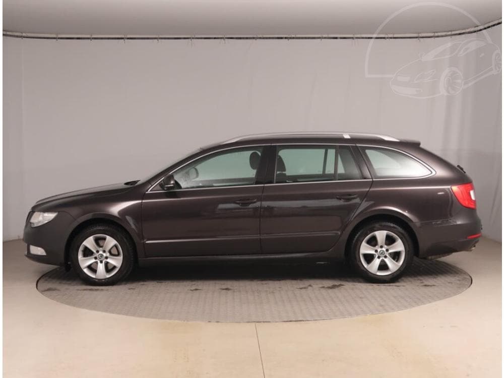 2011 Škoda SUPERB - 5