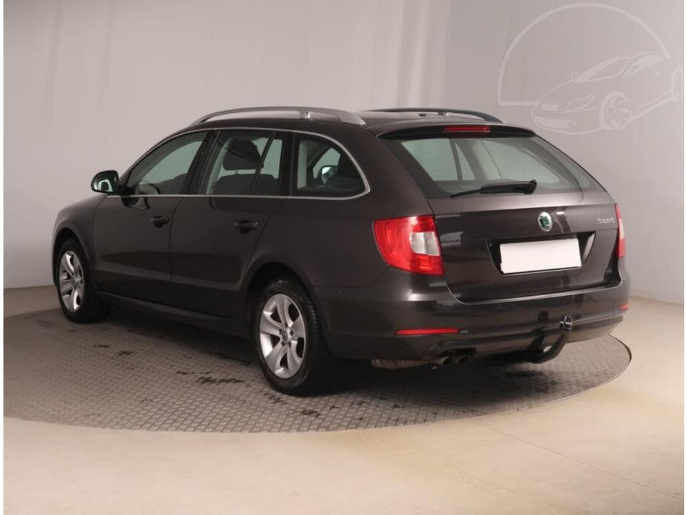 2011 Škoda SUPERB - 7