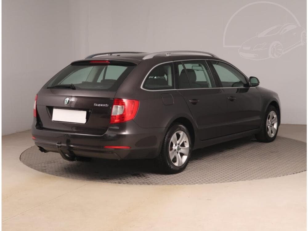 2011 Škoda SUPERB - 9
