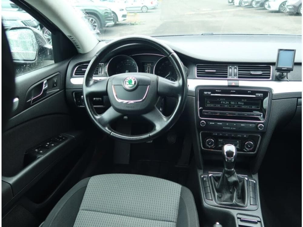 2011 Škoda SUPERB - 13