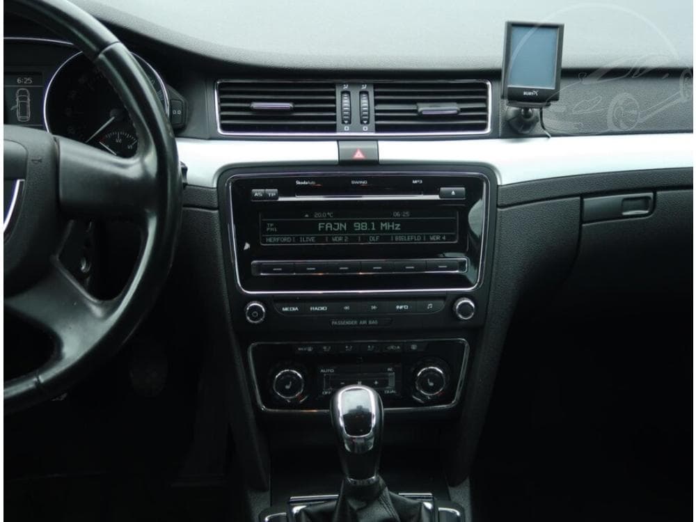 2011 Škoda SUPERB - 23