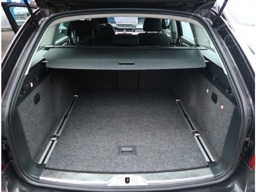 2011 Škoda SUPERB - 27
