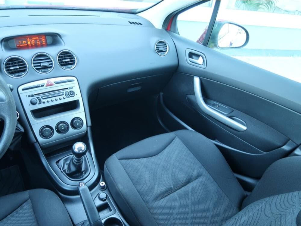 2010 Peugeot 308 - 8